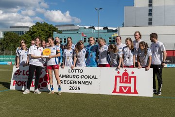 Bild 164 - wBJ Lotto Pokal Finale  Eimsbuetteler TV - Hamburger SV : Ergebnis: 0:3